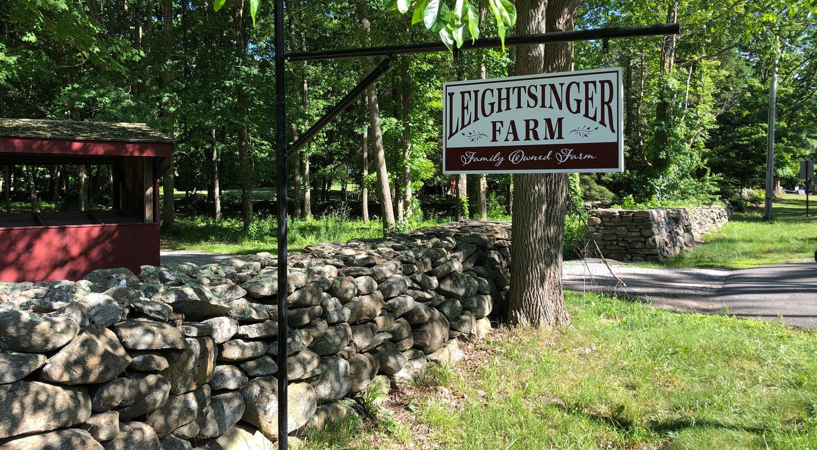 Killingworth landscape view of entrance to Leightsinger Farm